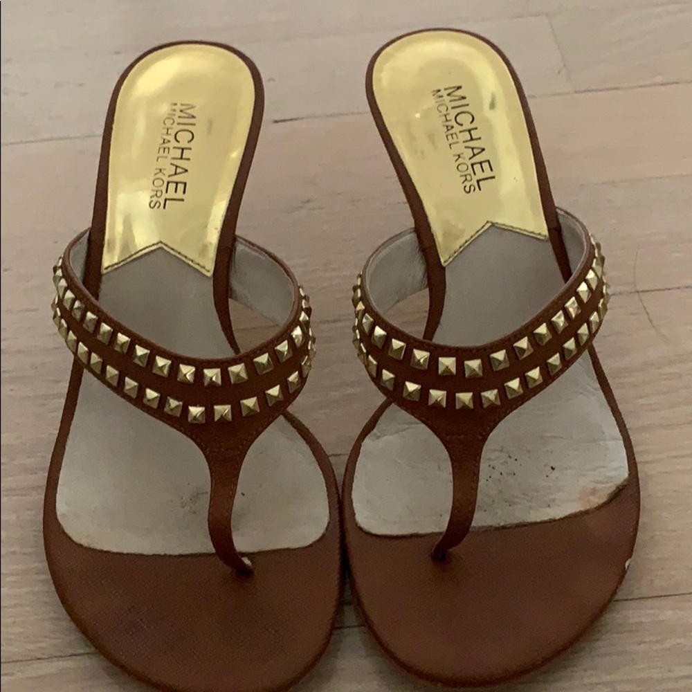 Micheal kors 6 camel and gold stud sandal